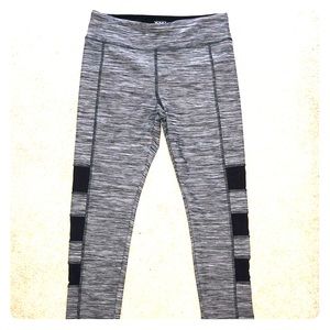 Vogo Grey/Blk Capri Leggings- Excellent Condition!